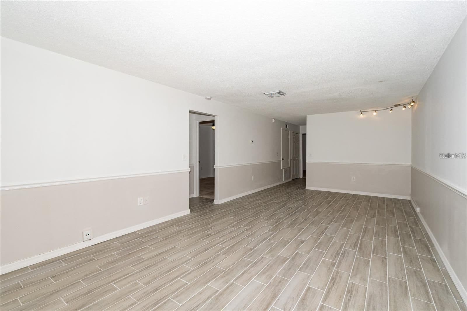 Photo 4 of 1267 WOODMAN