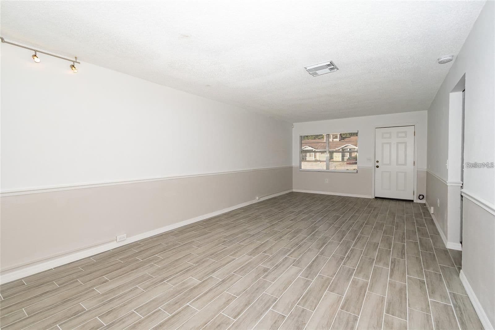 Photo 5 of 1267 WOODMAN