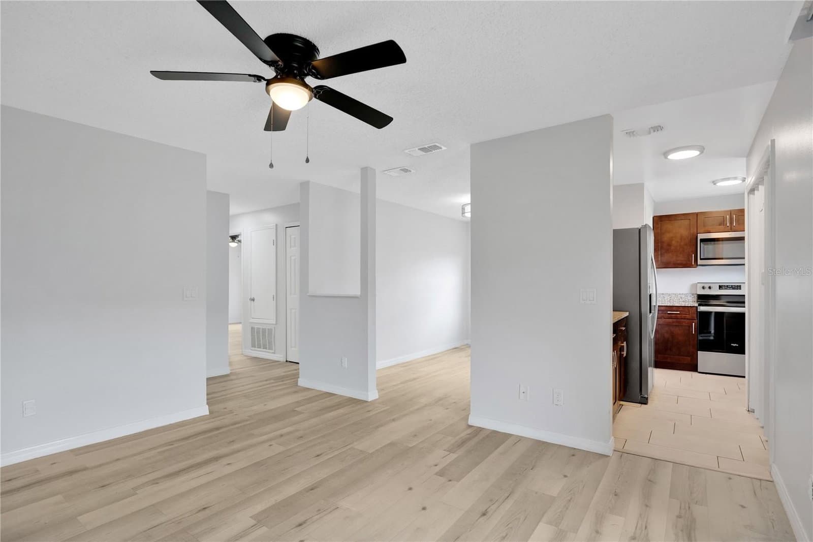 Photo 5 of 4100 PERSHING POINTE