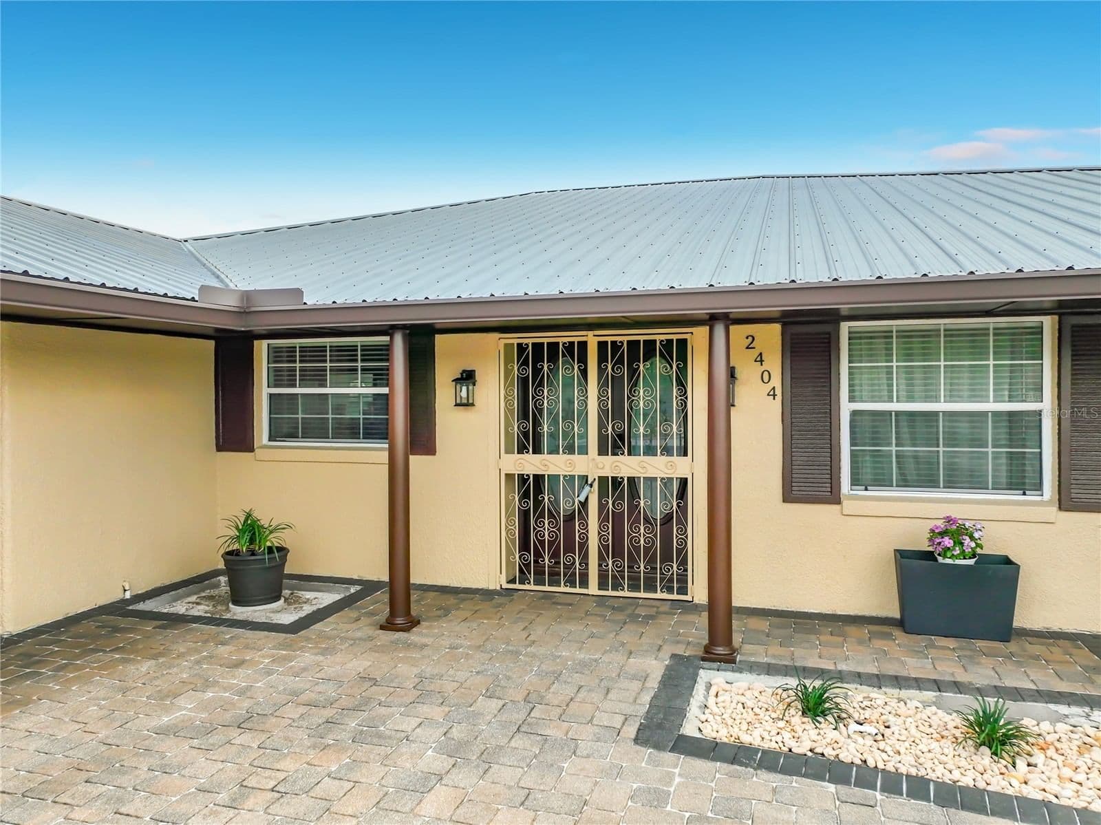 2404 LAUDERDALE