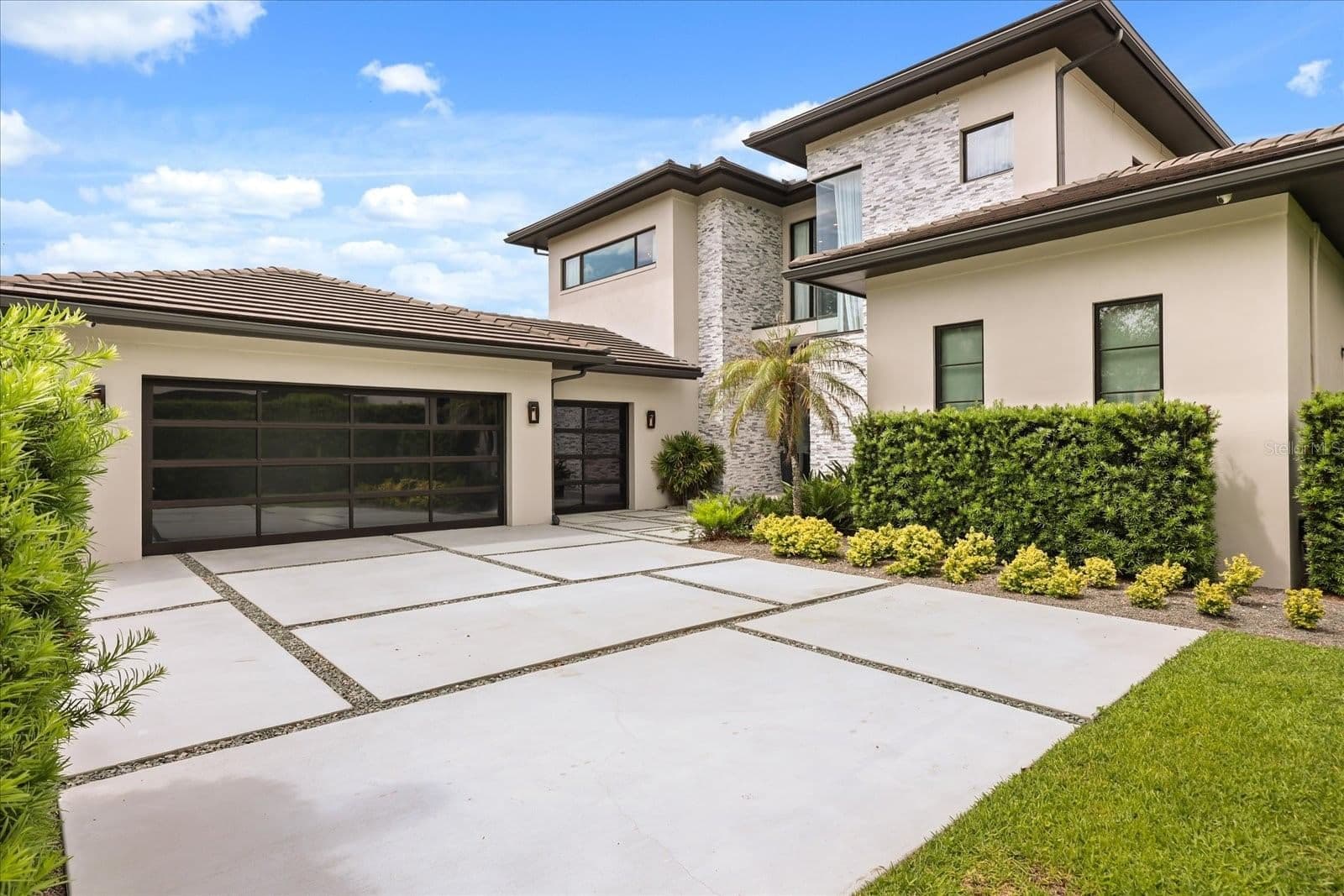 10348 KENSINGTON SHORE