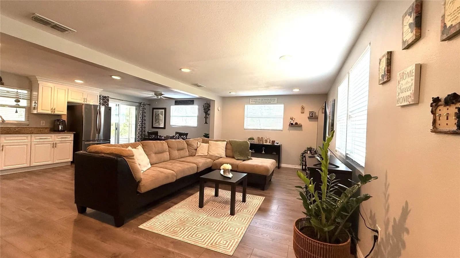 Photo 4 of 111 PALENCIA Road