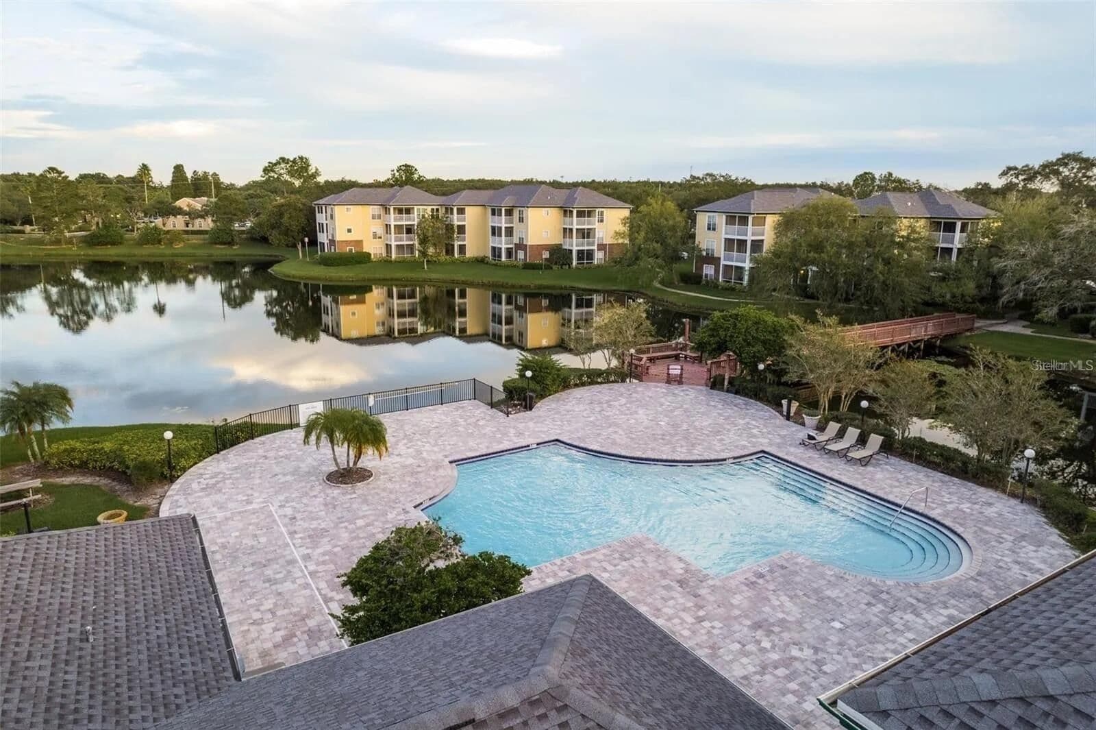 4107 CHATHAM OAK