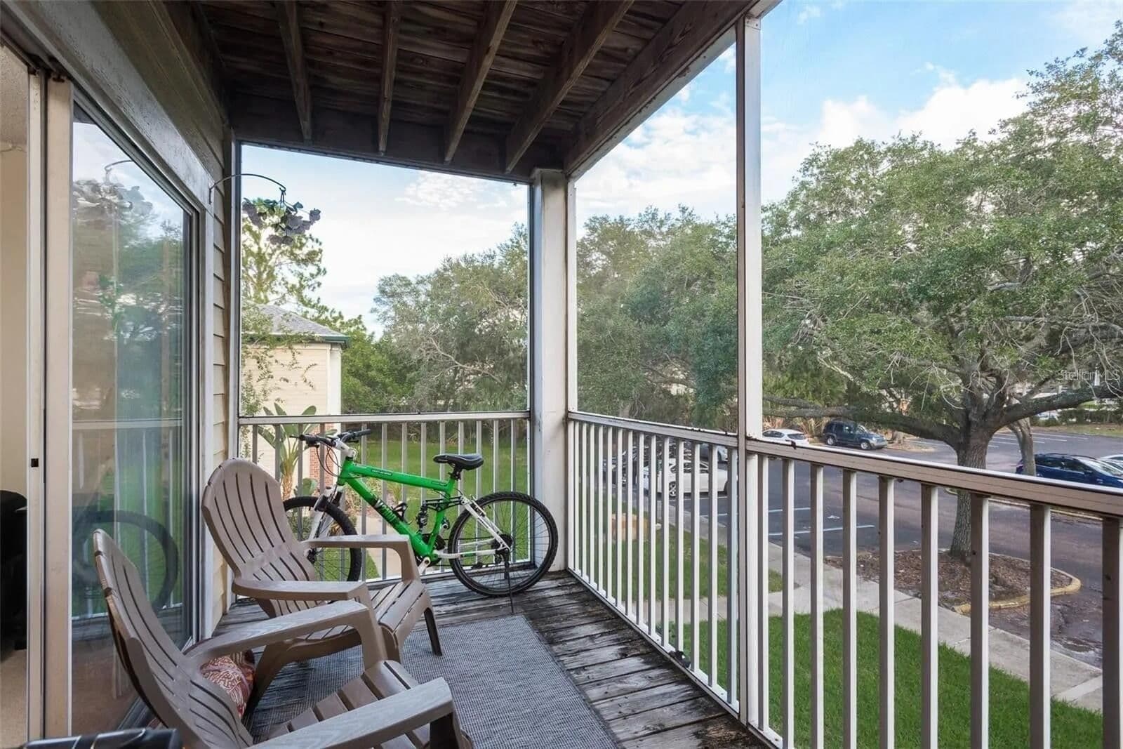 Photo 4 of 4107 CHATHAM OAK