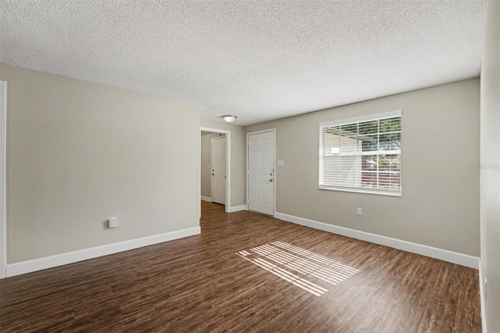 Photo 5 of 1615 SENECA