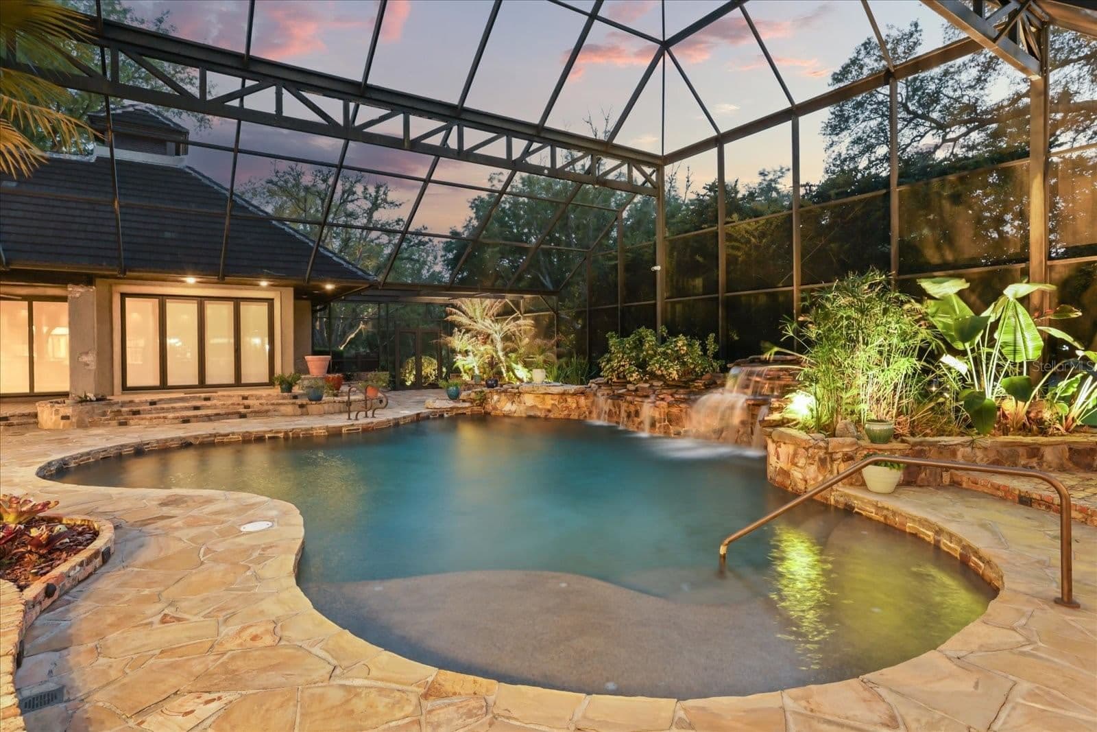 2878 MARKHAM WOODS