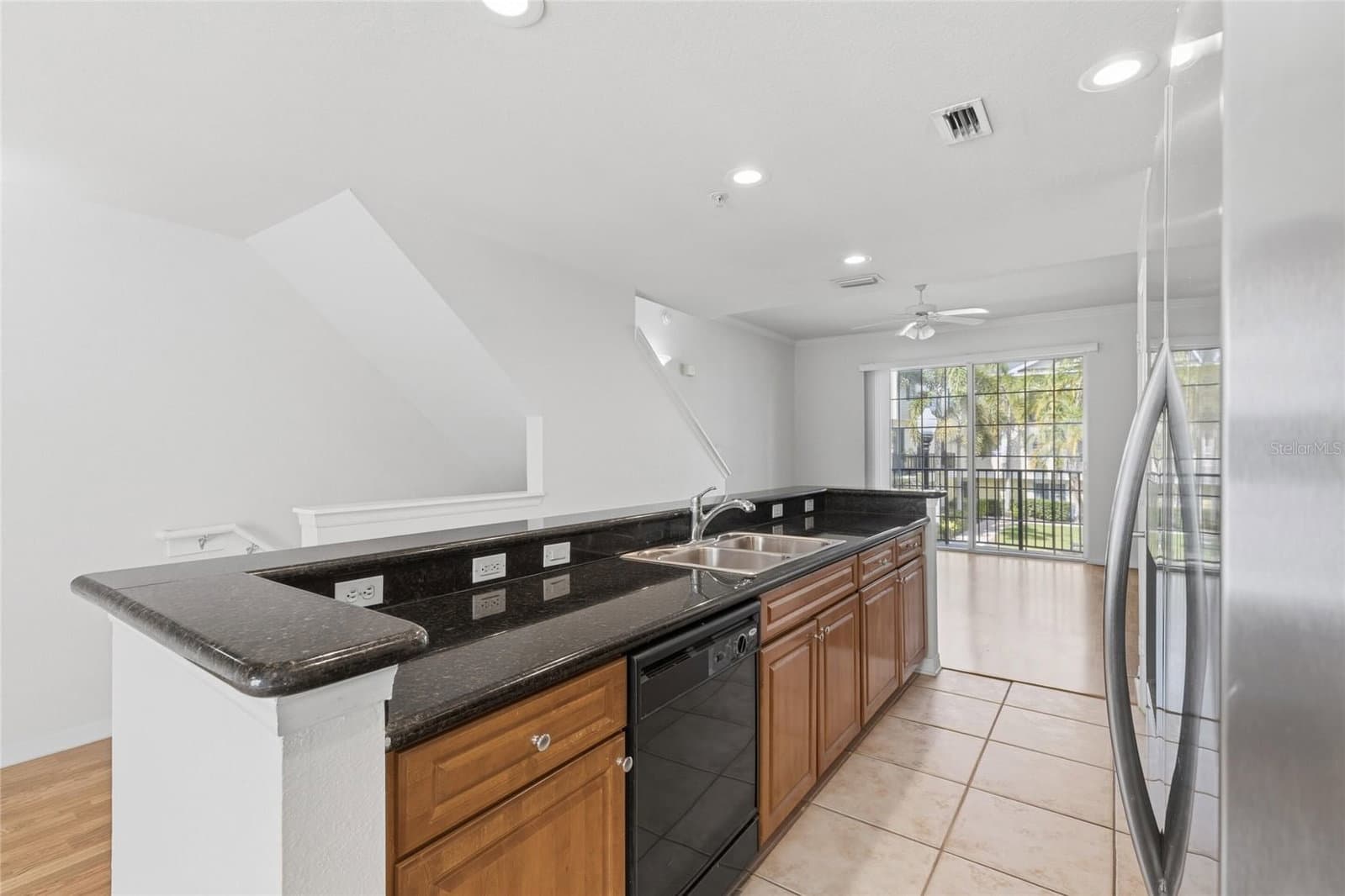 9875 MEADOW FIELD