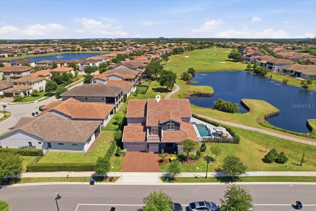 10123 BUCKLOW HILL