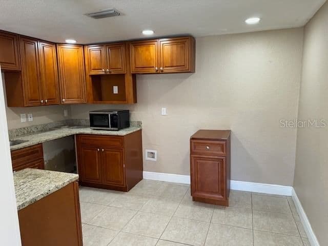 Photo 4 of 2847 HARWOOD
