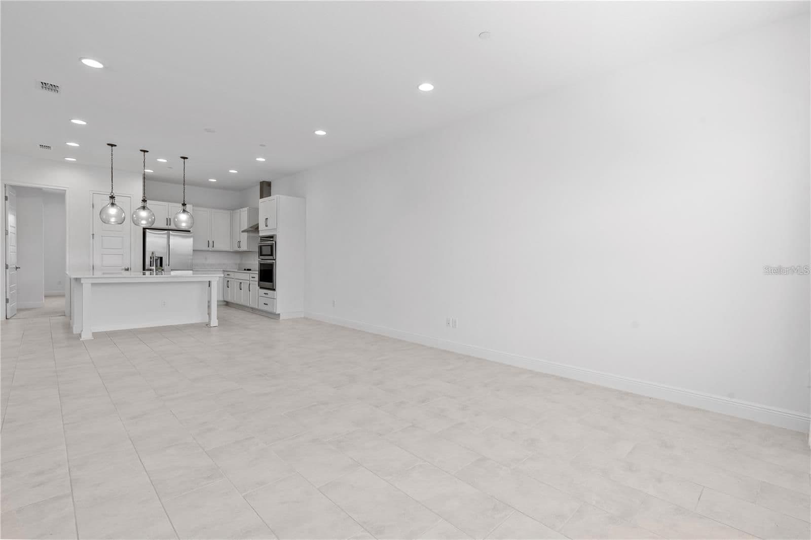 9832 BUCKLOW HILL