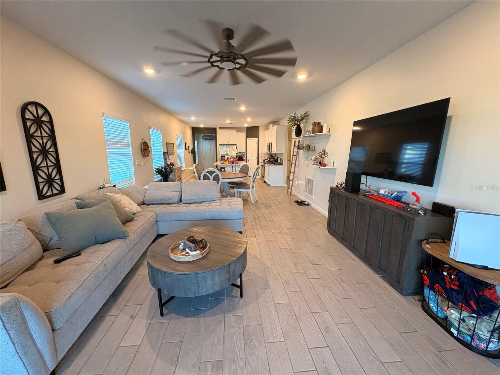 1525 44TH COURT