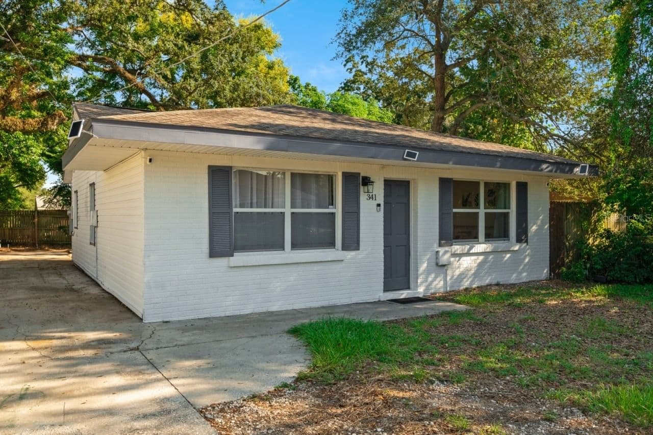 Photo 4 of 341 AVENUE L