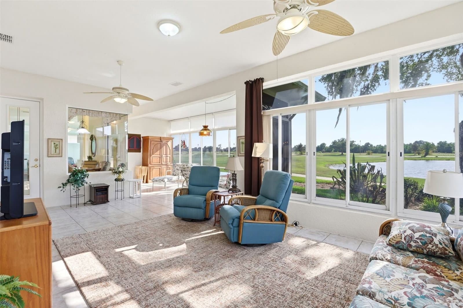 Photo 4 of 237 GOLF VISTA