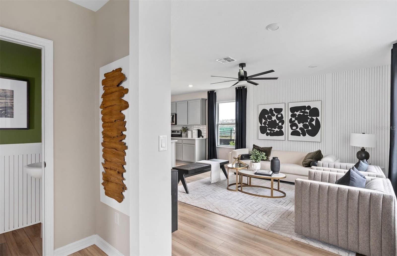Photo 4 of 10782 LEAFY LAUREL