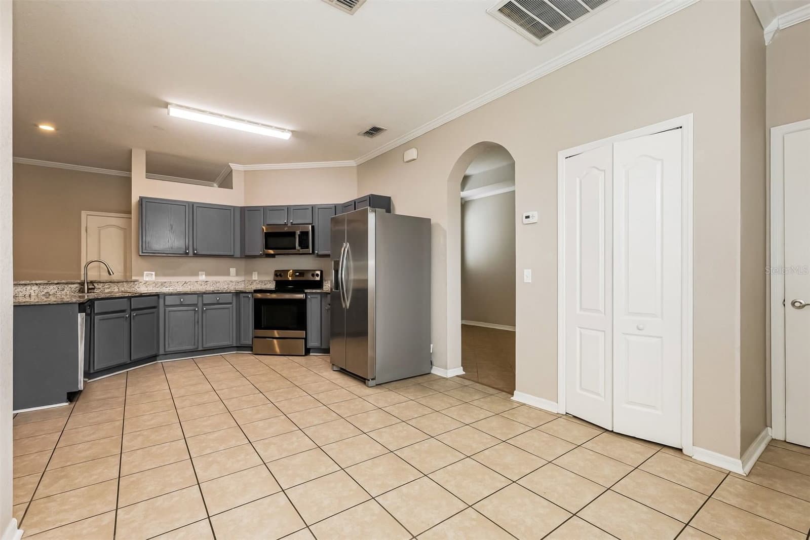 Photo 5 of 8130 WOODVINE