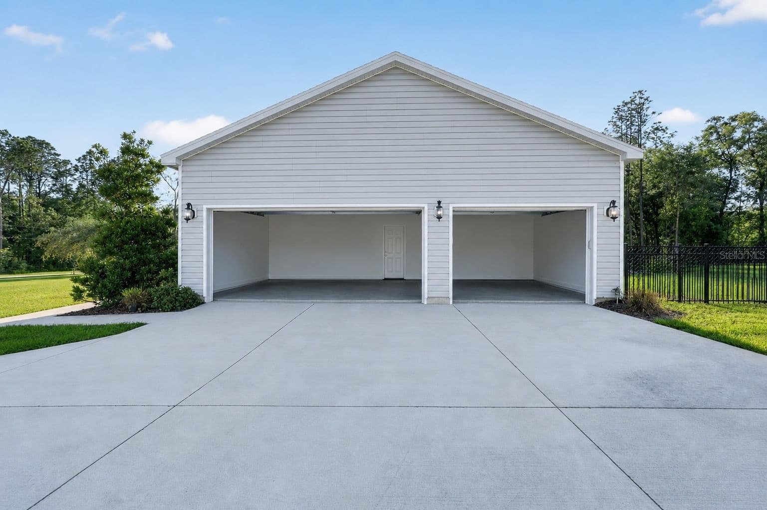 Photo 4 of 13825 51ST