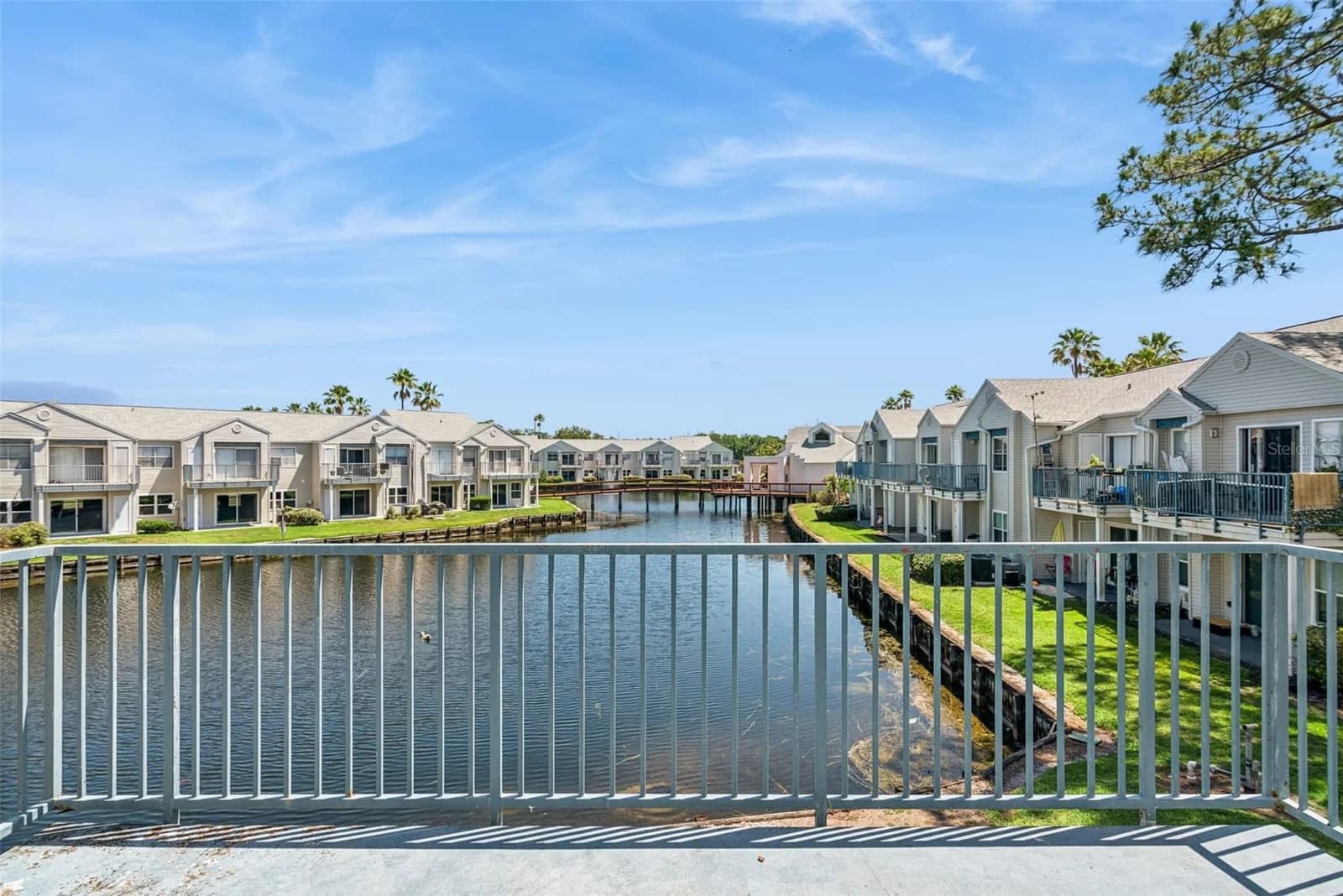 2564 WOODGATE Boulevard #204