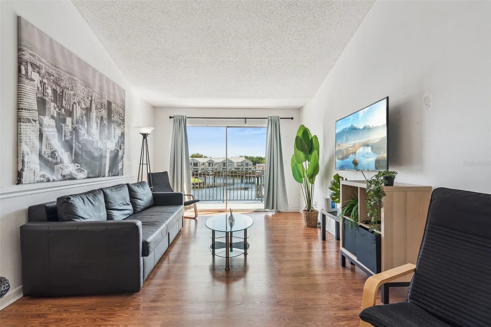 Photo 4 of 2564 WOODGATE Boulevard #204
