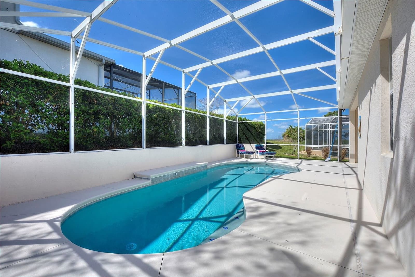 Photo 4 of 556 BONVILLE