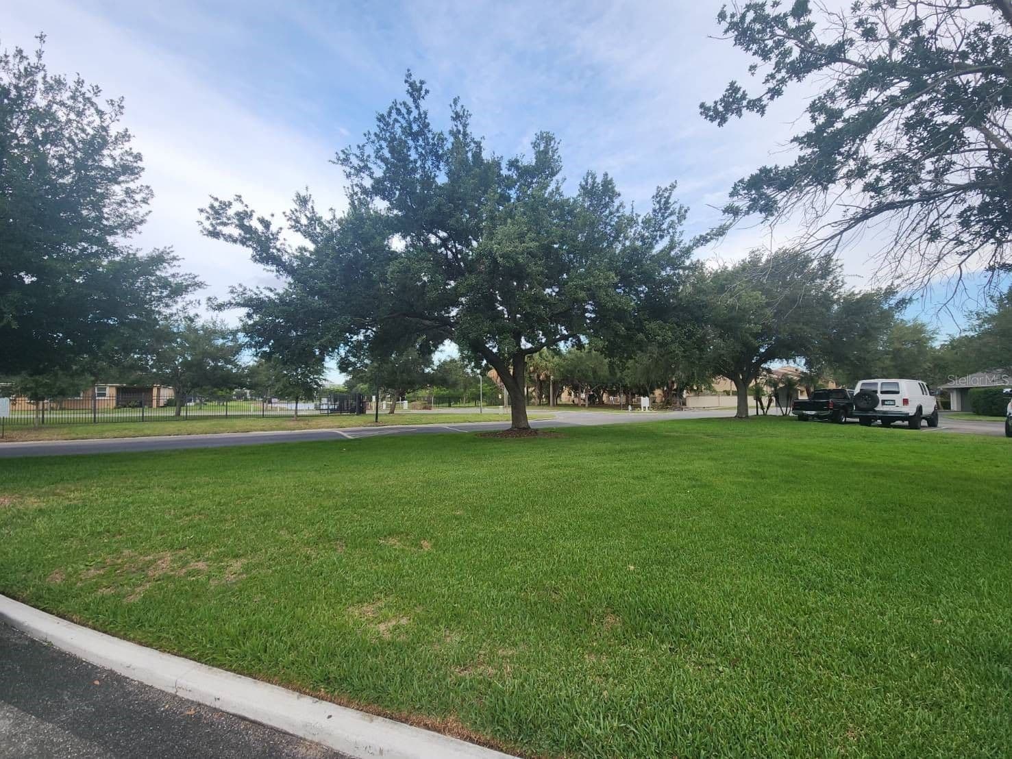 Photo 5 of 5312 CYPRESS CREEK