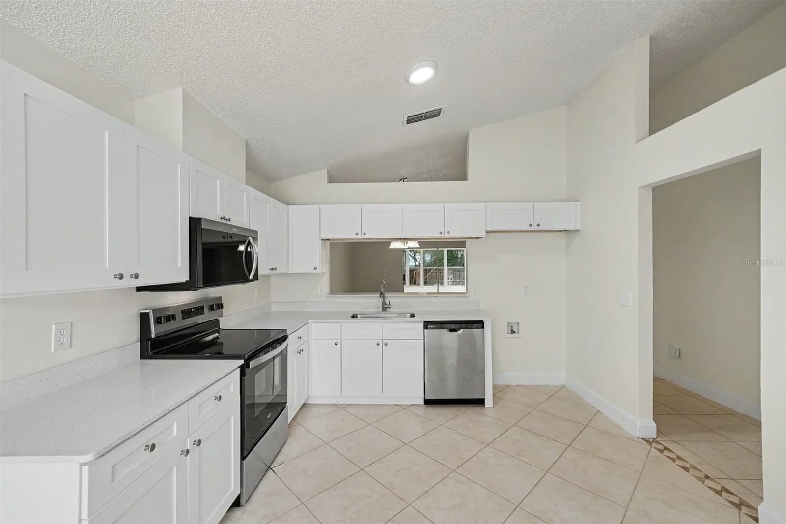 Photo 4 of 4533 BRIDGETON Lane