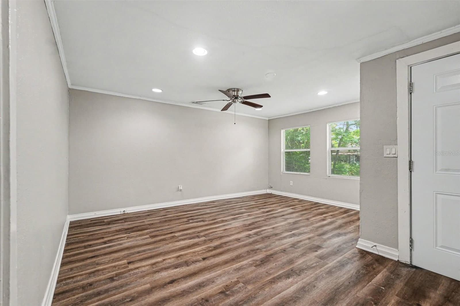 Photo 4 of 828 145TH