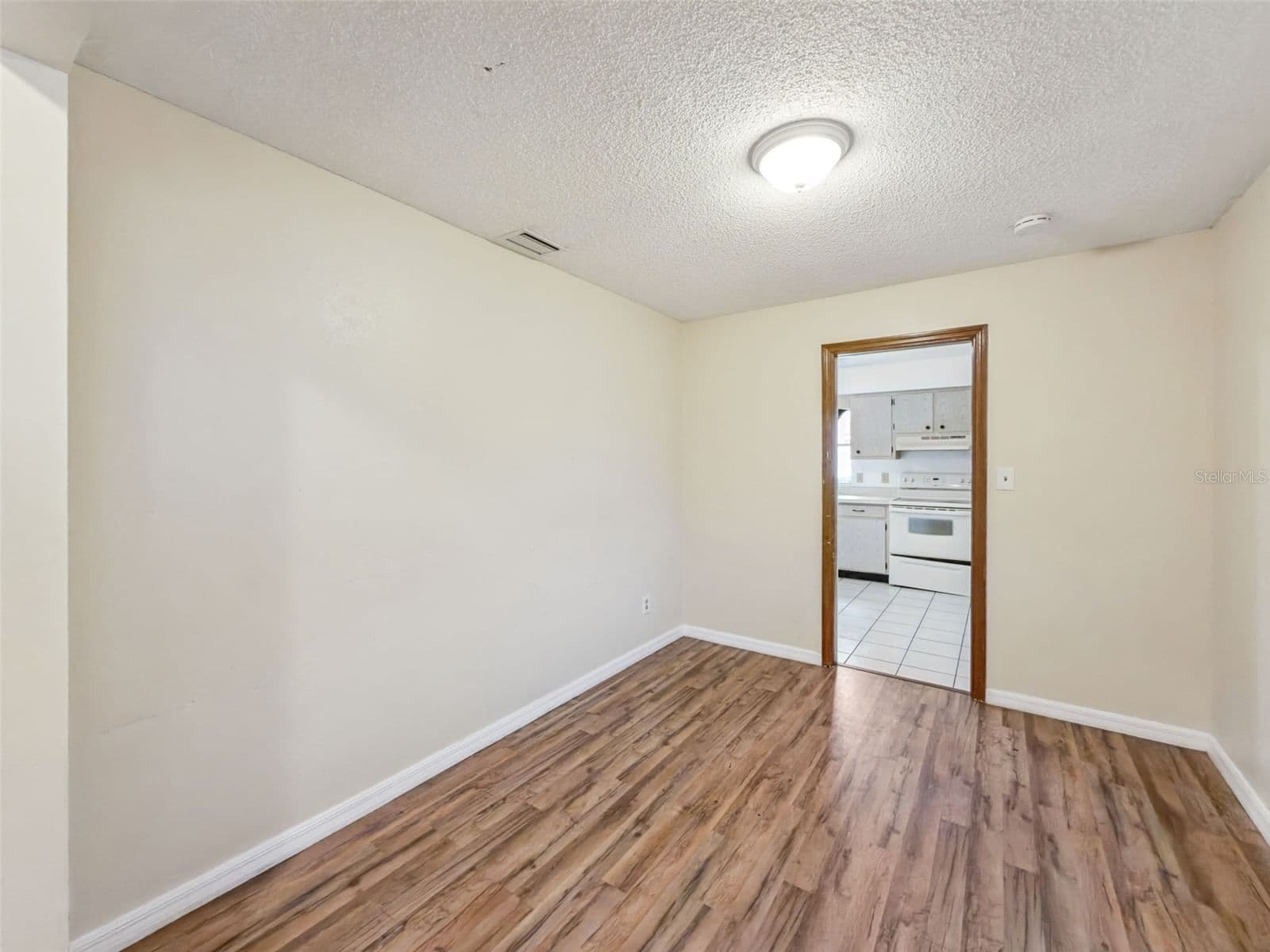 Photo 5 of 2512 EASTBROOK