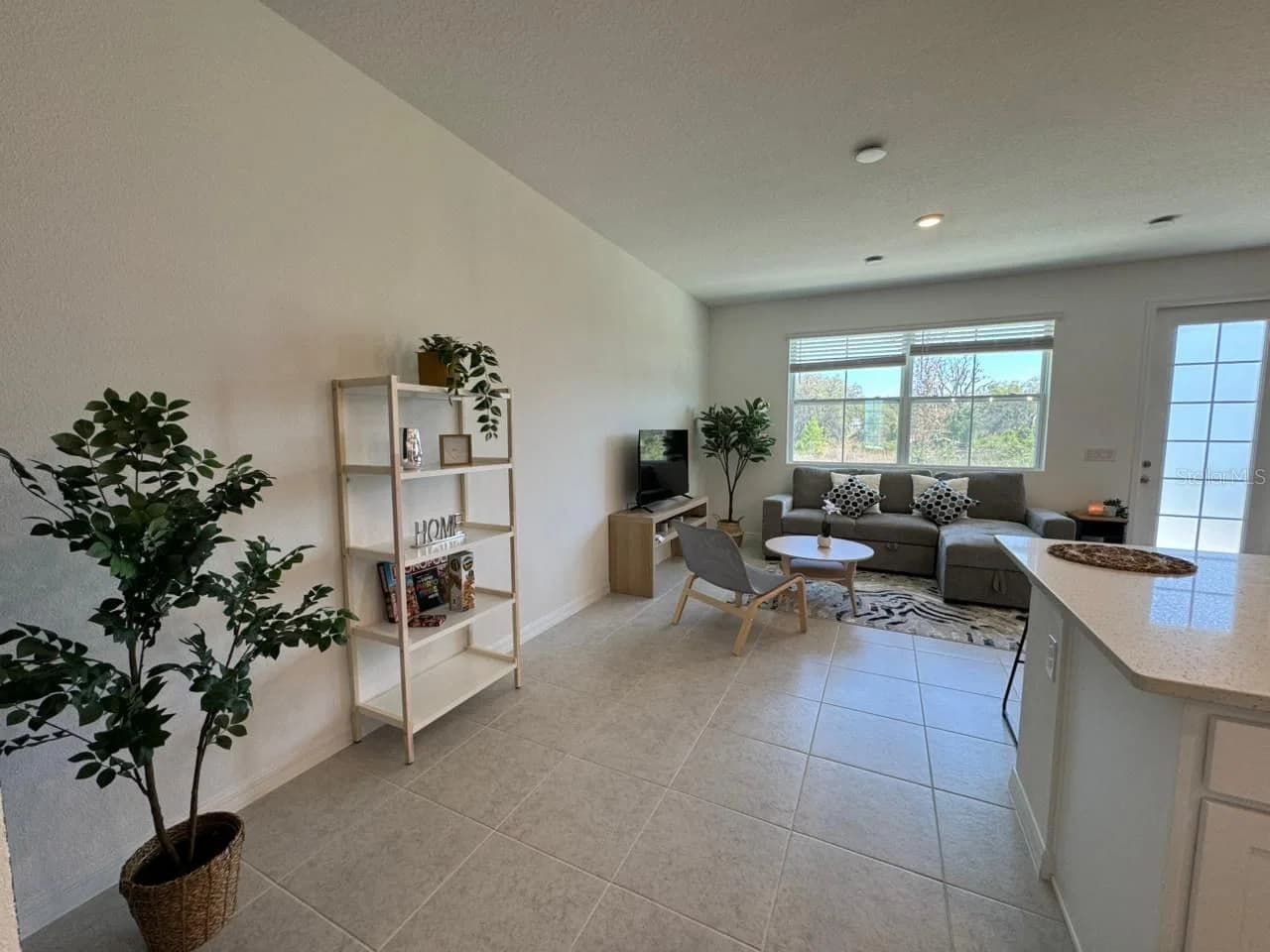 Photo 4 of 661 LONGBOAT Drive