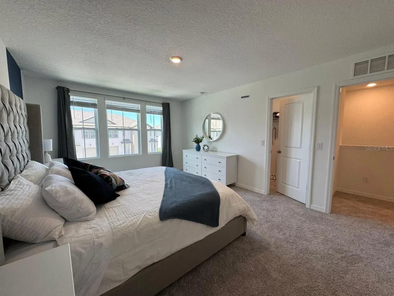 Photo 5 of 661 LONGBOAT Drive