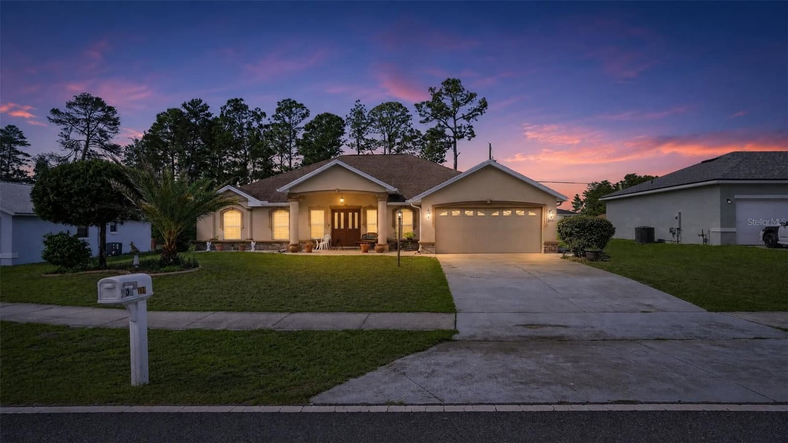 208 MARION OAKS