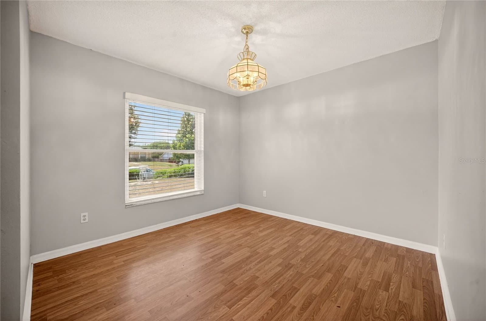Photo 4 of 10810 CRESCENDO