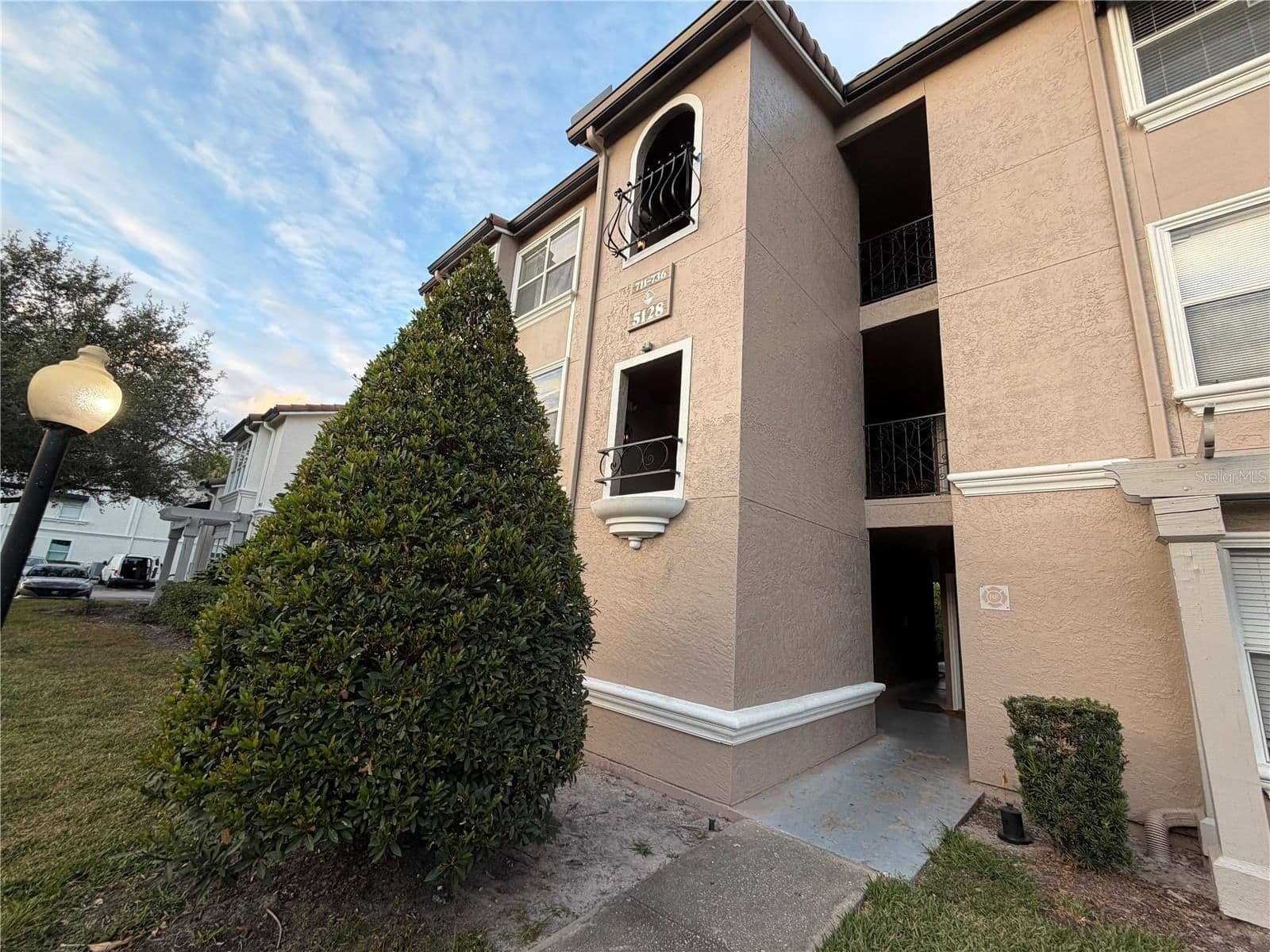 5128 CONROY