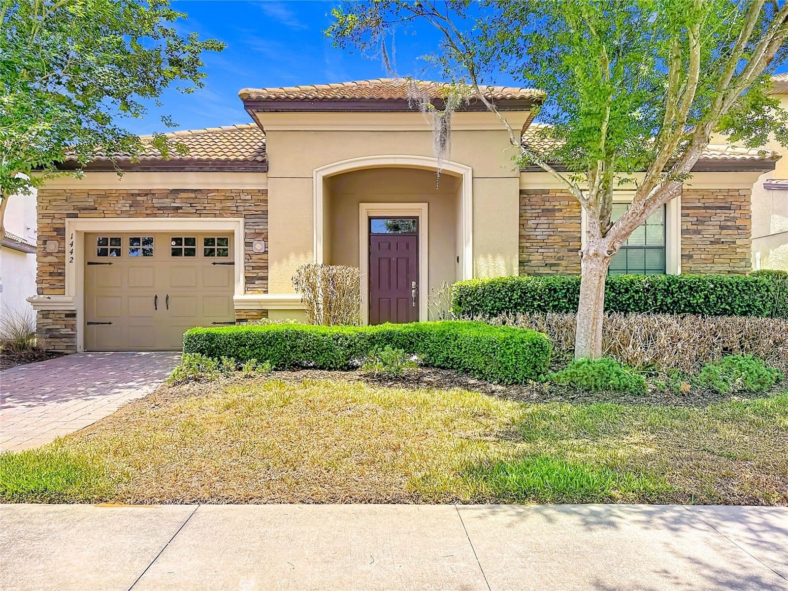 1442 MOON VALLEY