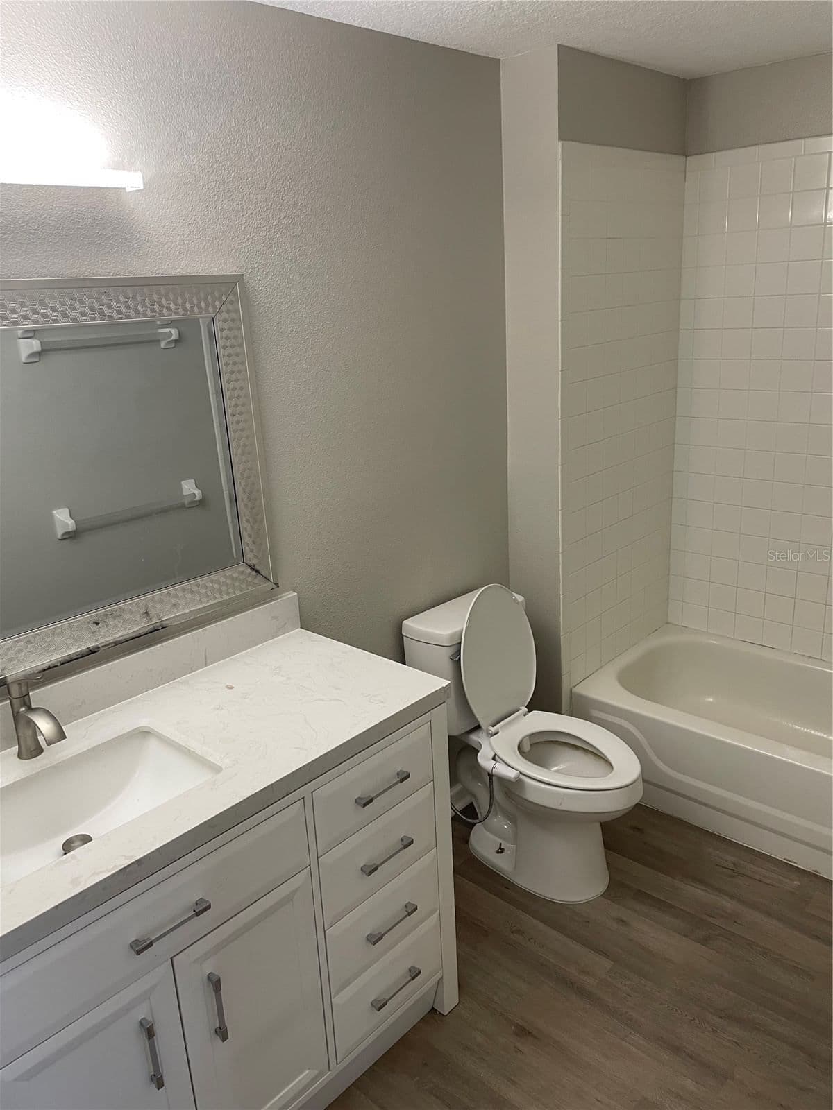 Photo 4 of 3960 SOUTHPOINTE