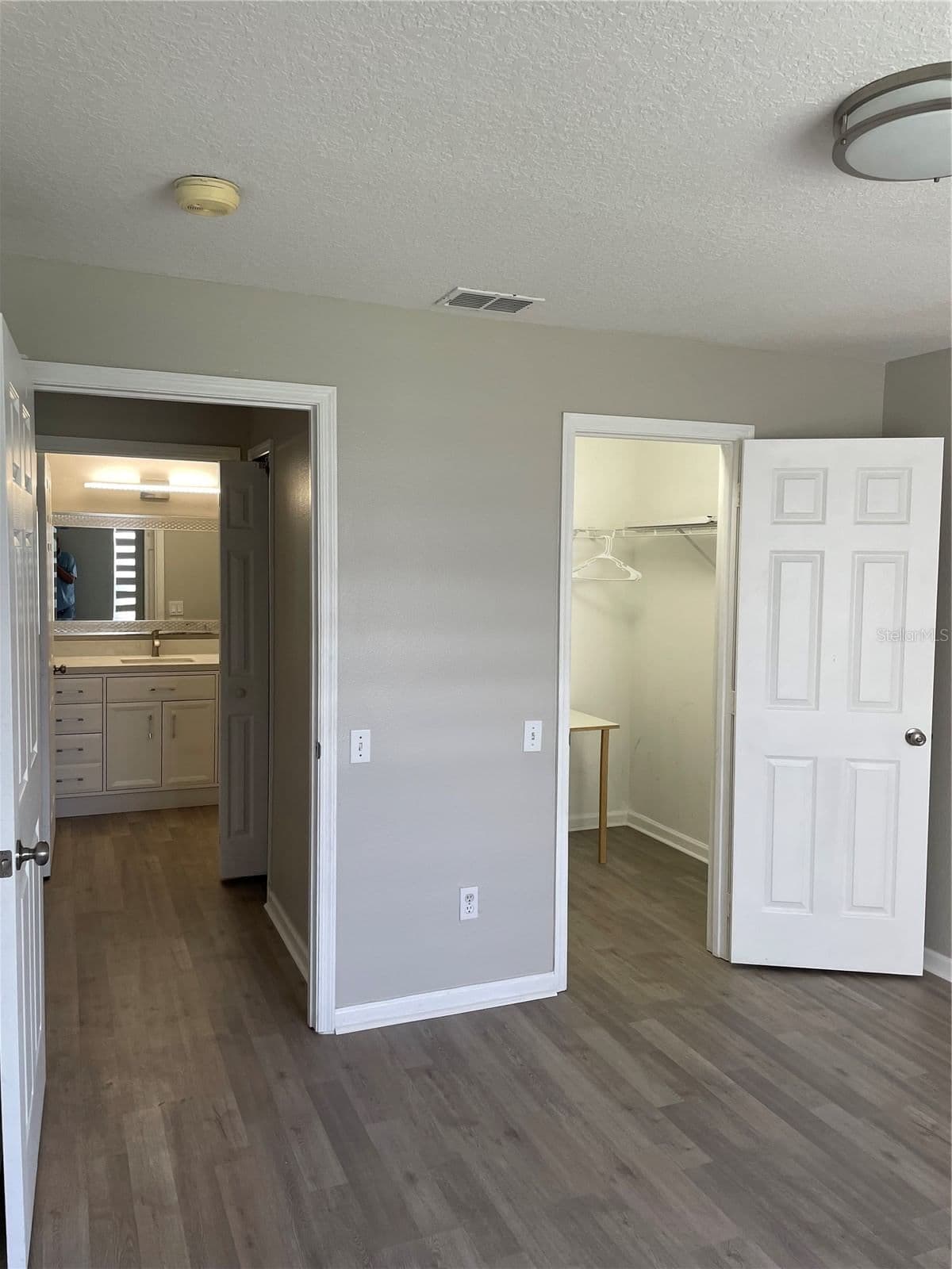 Photo 5 of 3960 SOUTHPOINTE