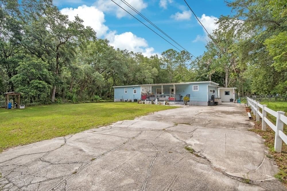 Photo 4 of 18222 LYNBROOK