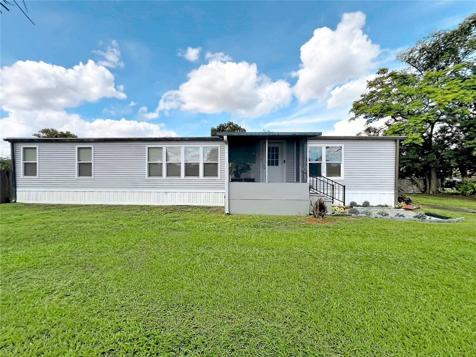 7519 CHARLIN