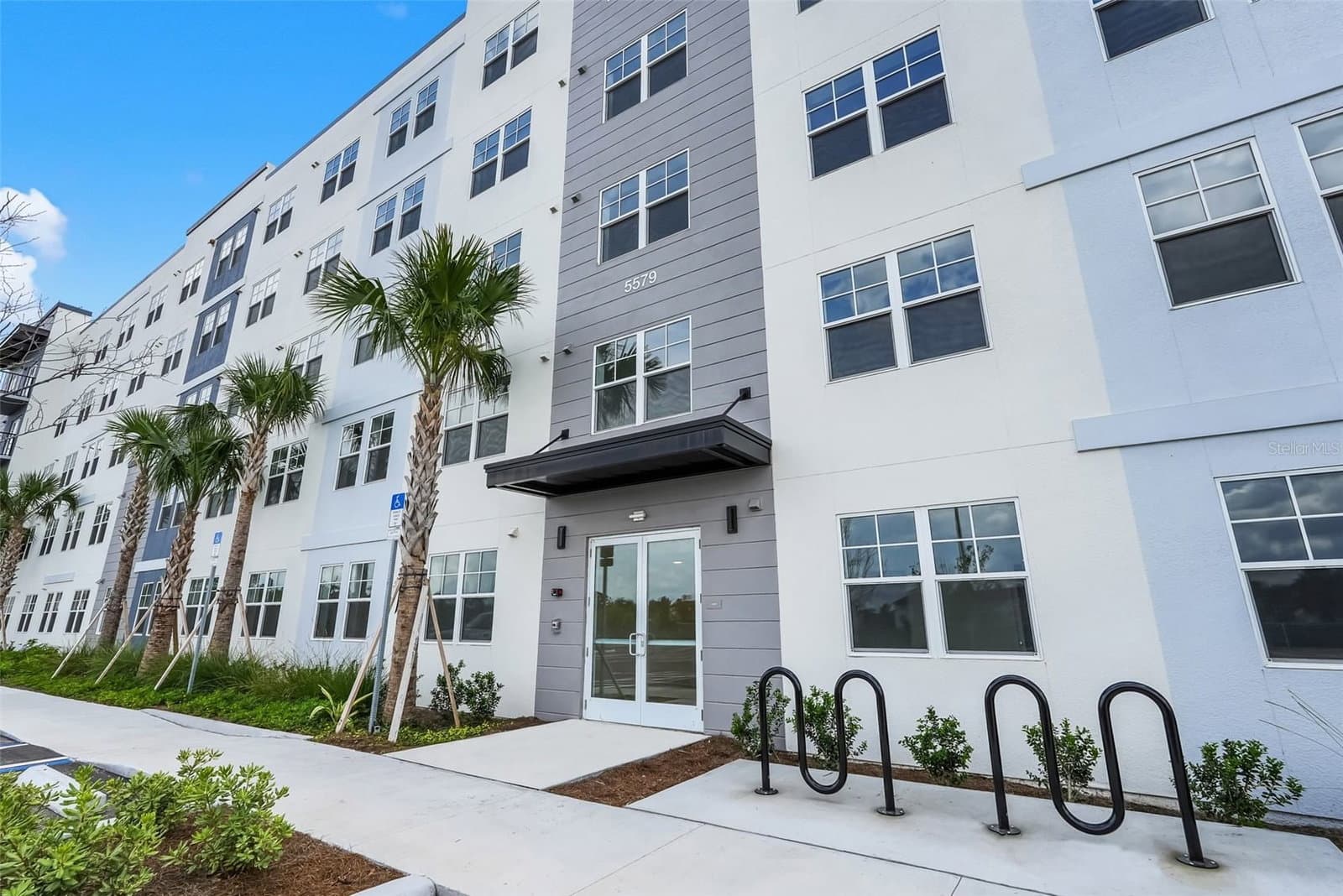 Photo 4 of 5579 MILLENIA PARK