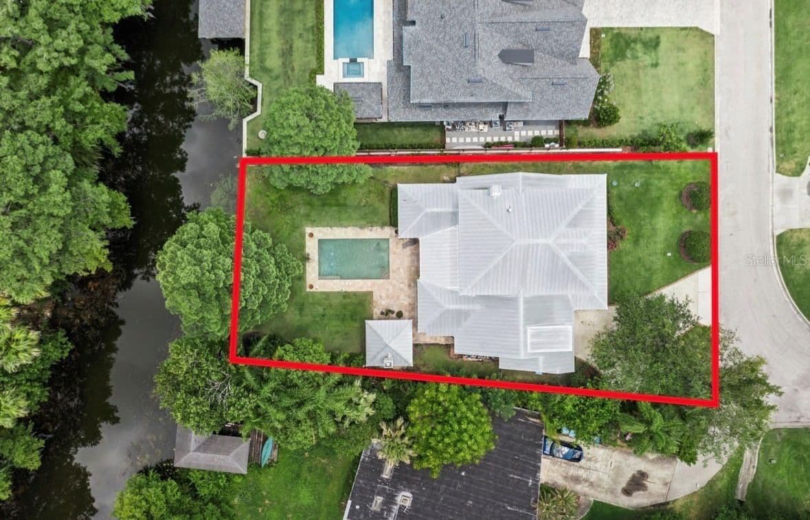 2240 VENETIAN