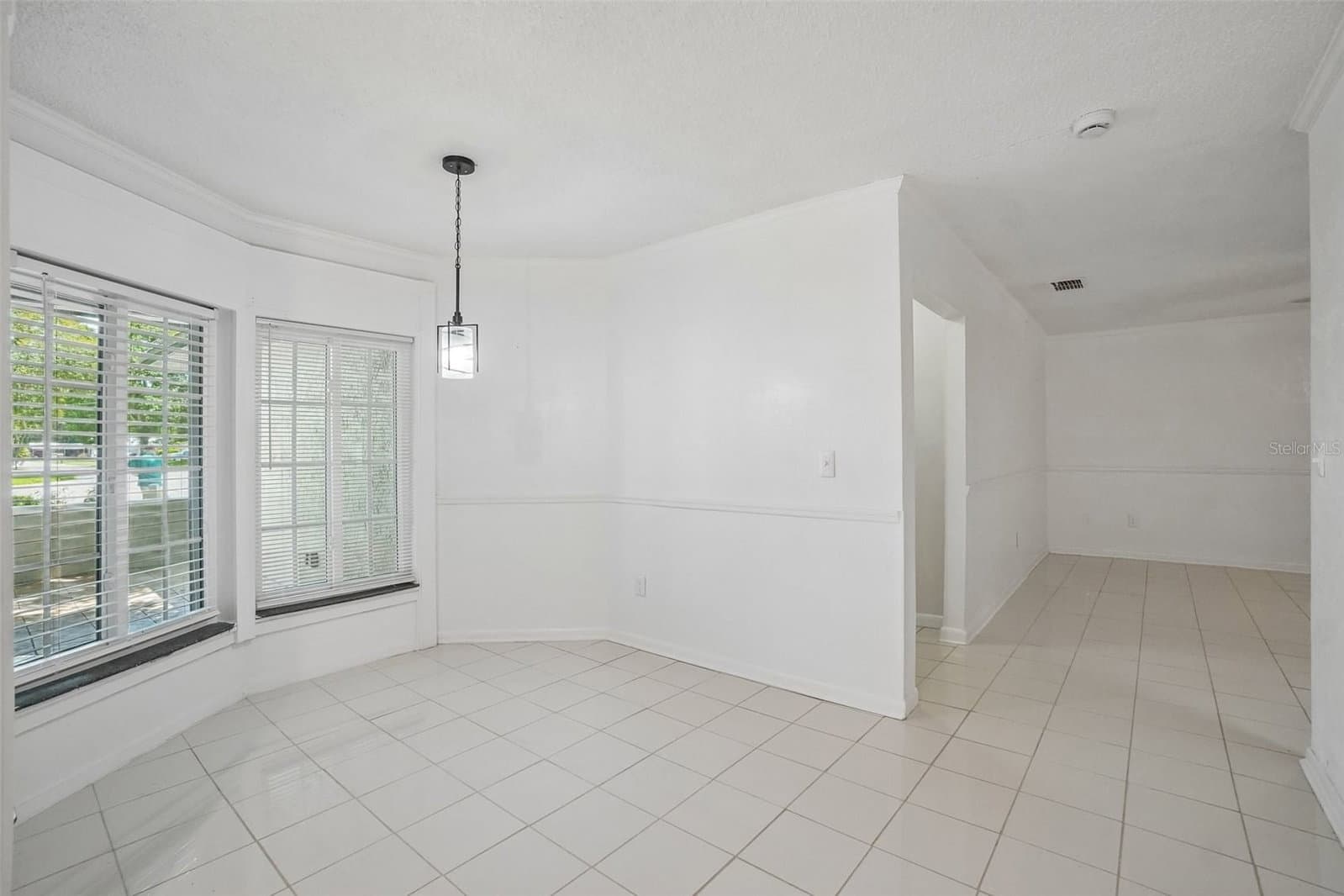 Photo 4 of 222 LAKEVIEW