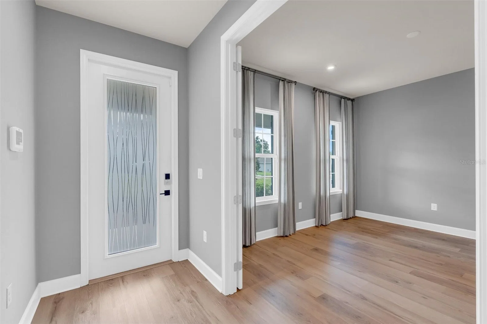 Photo 4 of 3009 ROBLES Road