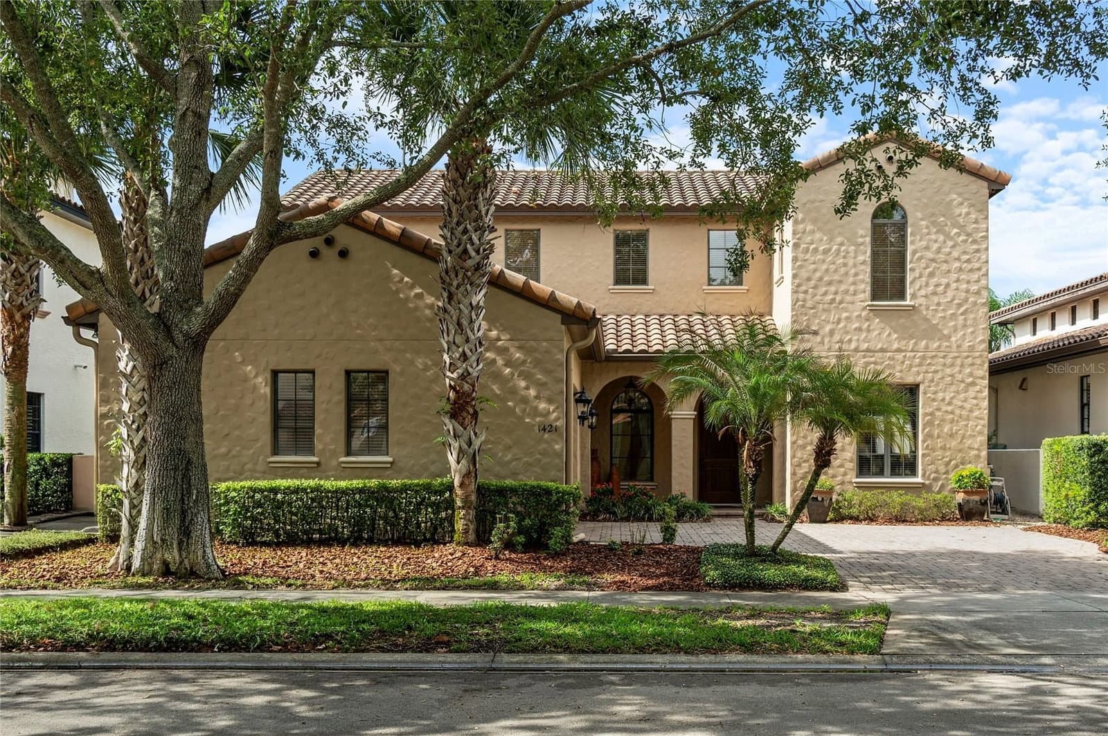 1421 CHAPMAN