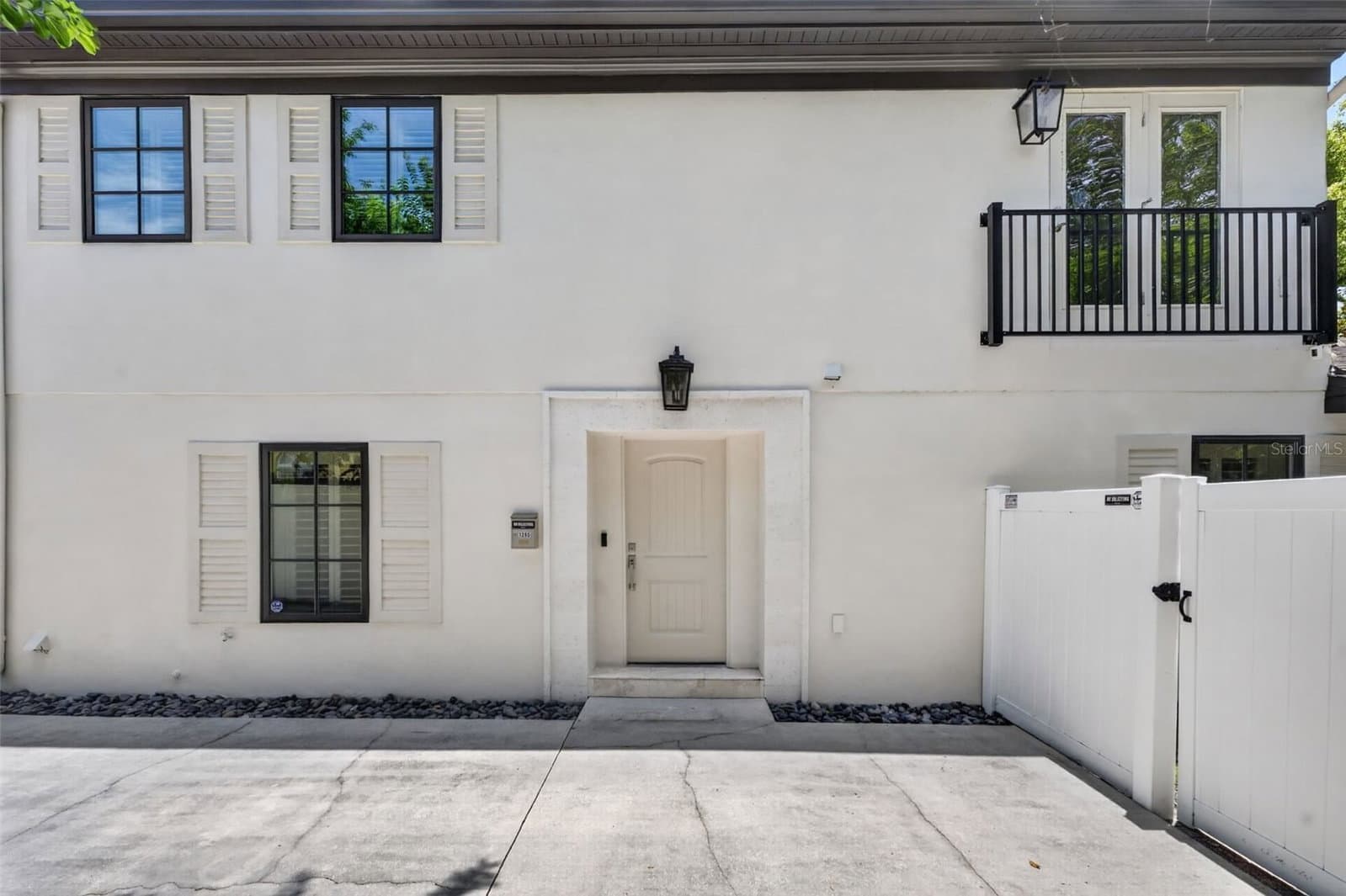 1265 ARLINGTON PL