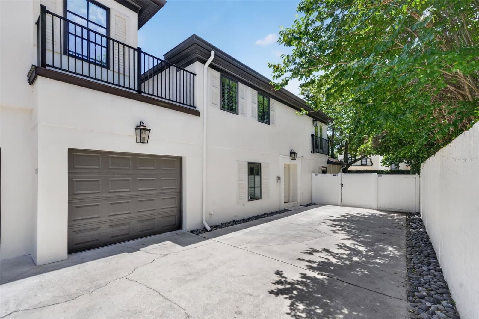 1265 ARLINGTON PL