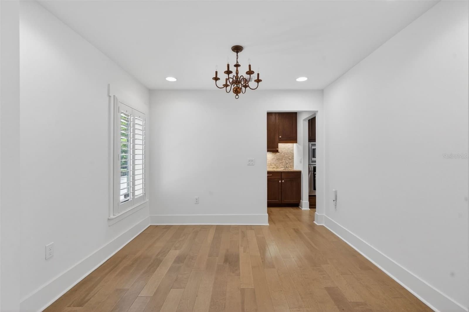 Photo 5 of 1265 ARLINGTON PL