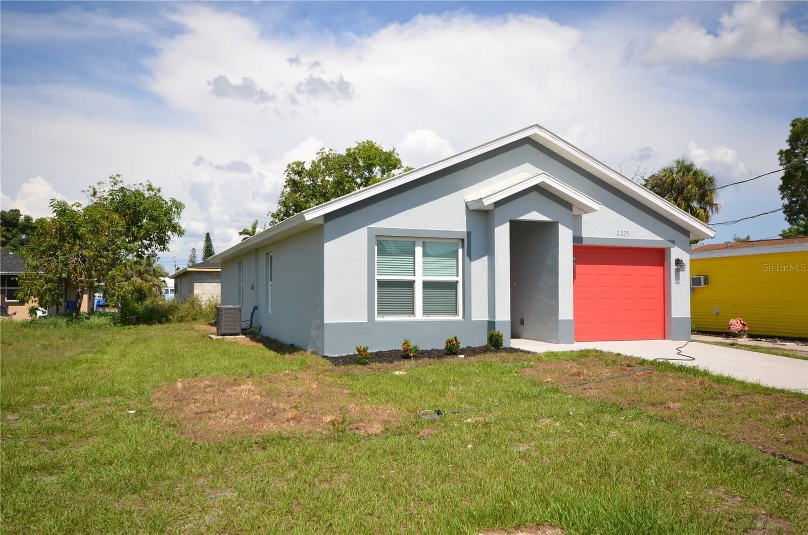 2225 CARVER