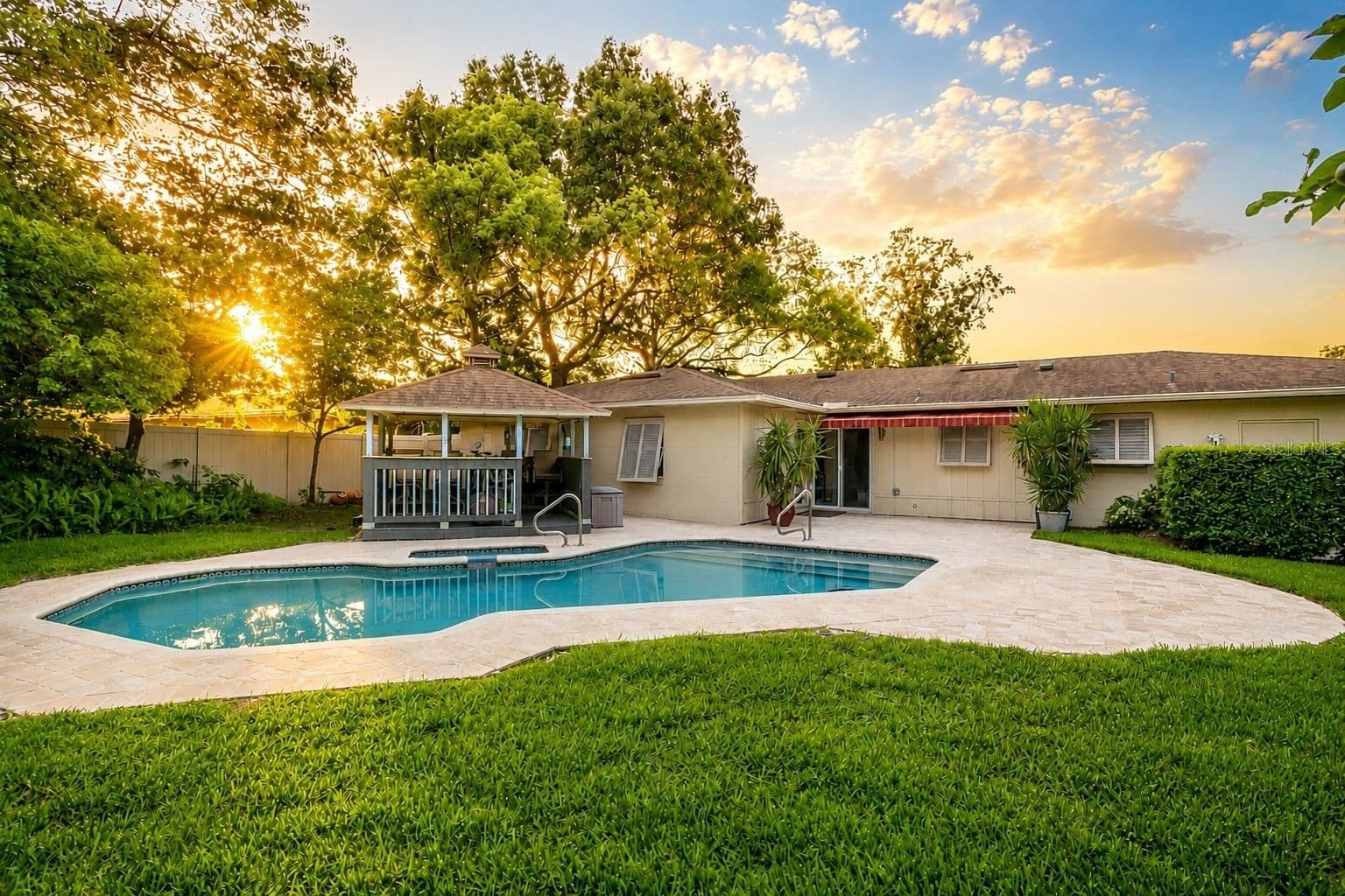 3736 LAKE MARGARET