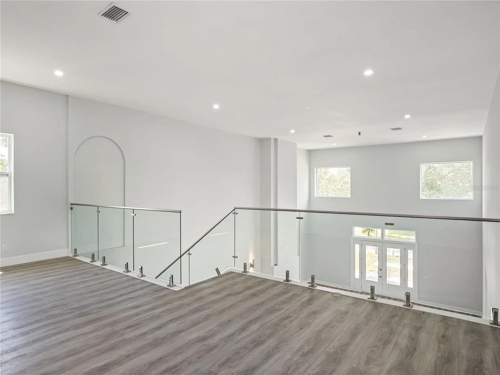 Photo 5 of 1190 LAKESHORE Drive