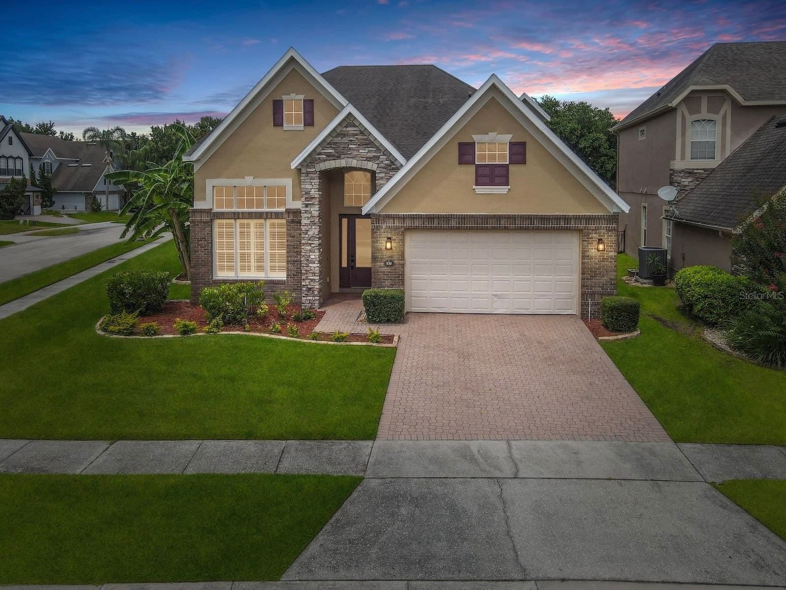 930 SPRING OAK