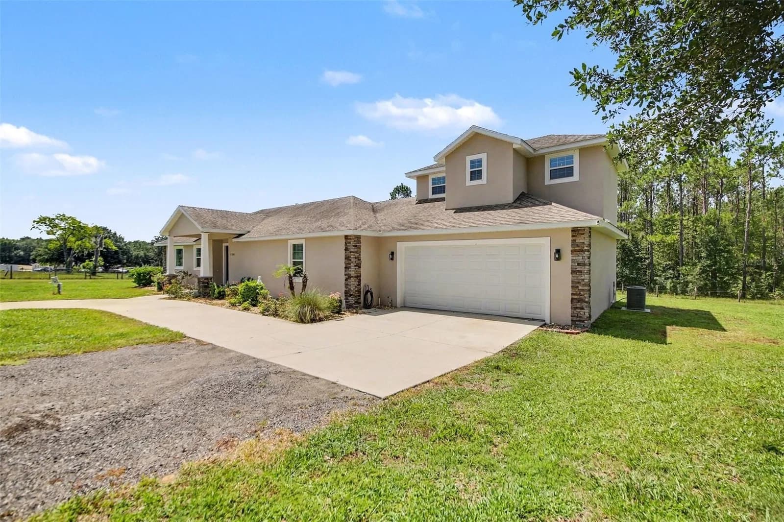 Photo 4 of 11200 BUCKHILL Lane
